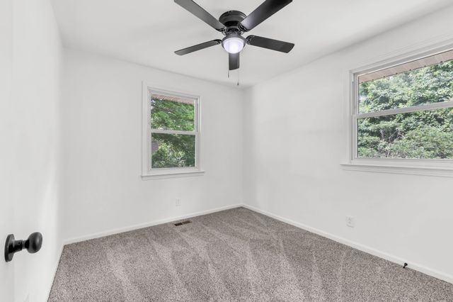 1446 Elm Hill Dr, Clarksville, TN 37040