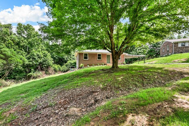 1446 Elm Hill Dr, Clarksville, TN 37040