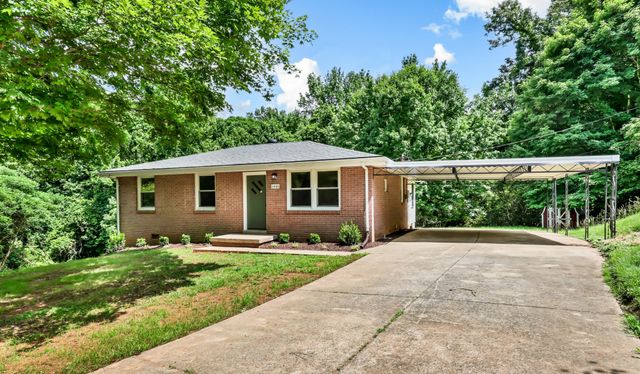 1446 Elm Hill Dr, Clarksville, TN 37040
