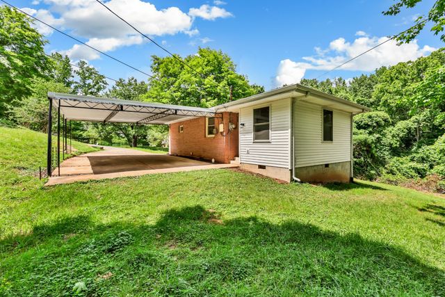 1446 Elm Hill Dr, Clarksville, TN 37040