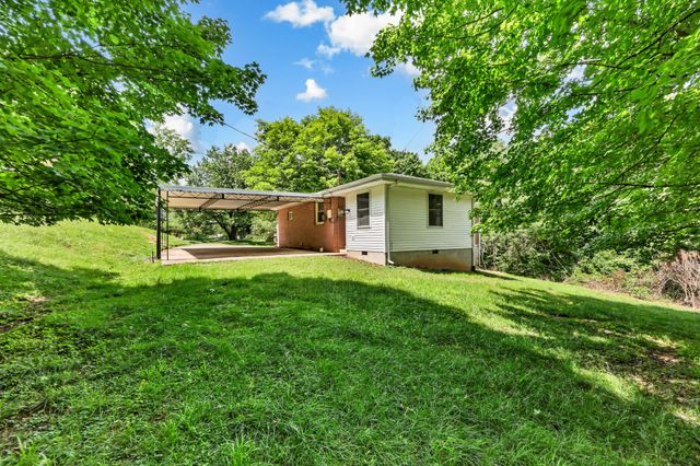 1446 Elm Hill Dr, Clarksville, TN 37040