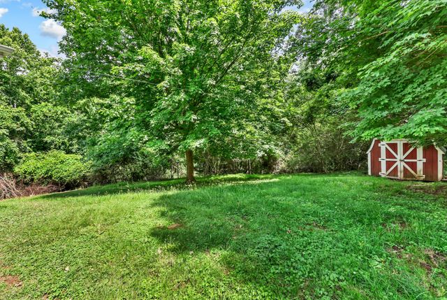 1446 Elm Hill Dr, Clarksville, TN 37040