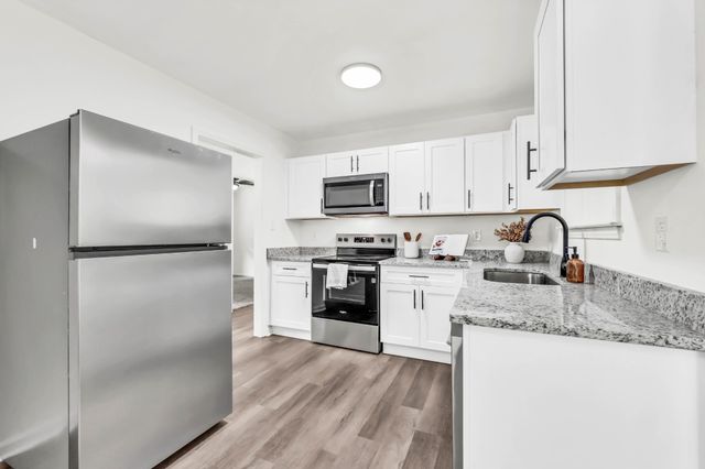 1446 Elm Hill Dr, Clarksville, TN 37040
