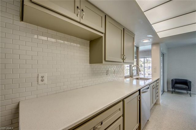 1633 SE 39th TER, Cape Coral, FL 33904