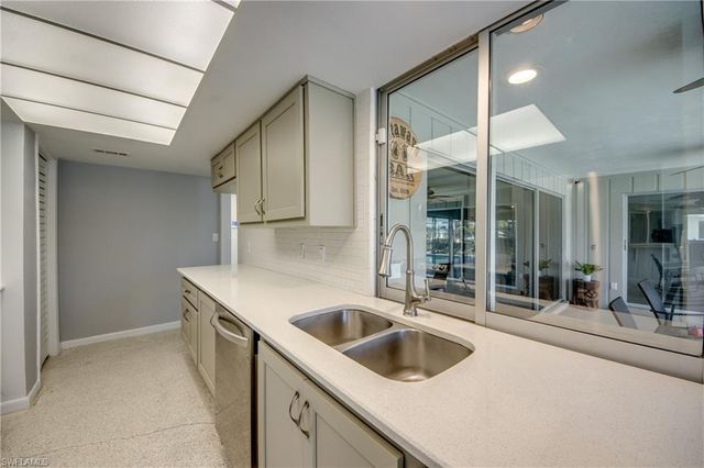 1633 SE 39th TER, Cape Coral, FL 33904