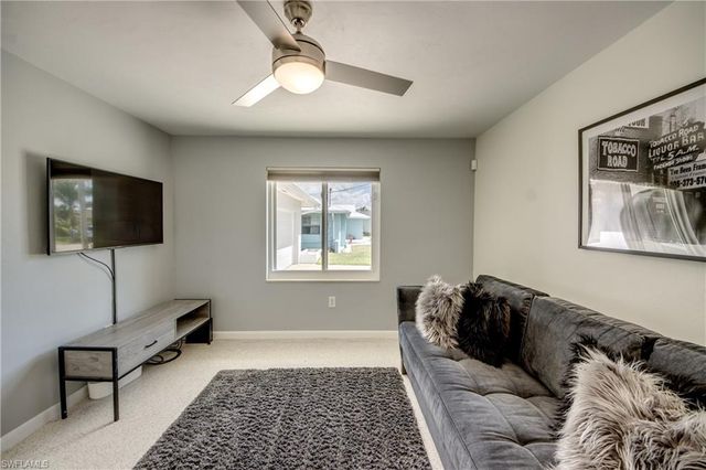 1633 SE 39th TER, Cape Coral, FL 33904