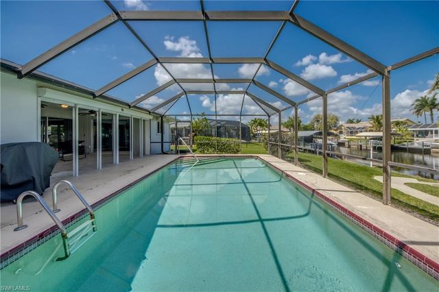 1633 SE 39th TER, Cape Coral, FL 33904