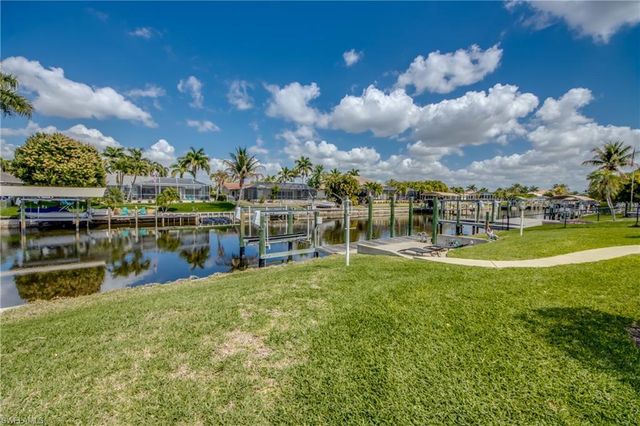 1633 SE 39th TER, Cape Coral, FL 33904