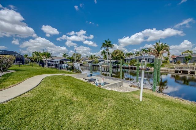 1633 SE 39th TER, Cape Coral, FL 33904