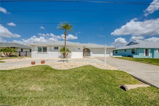 1633 SE 39th TER, Cape Coral, FL 33904