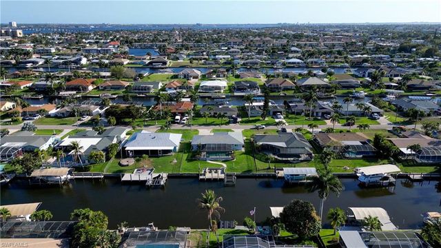 1633 SE 39th TER, Cape Coral, FL 33904