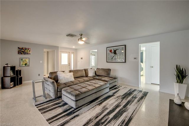 1633 SE 39th TER, Cape Coral, FL 33904