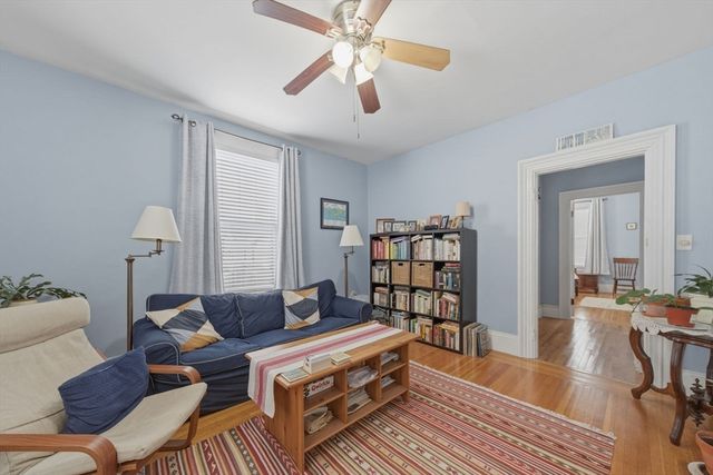 15 Grosvenor Park, Lynn, MA 01902