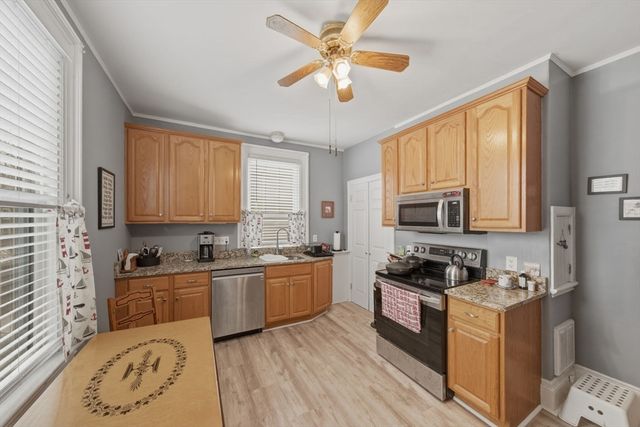 15 Grosvenor Park, Lynn, MA 01902