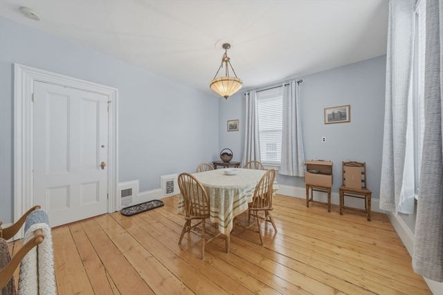 15 Grosvenor Park, Lynn, MA 01902