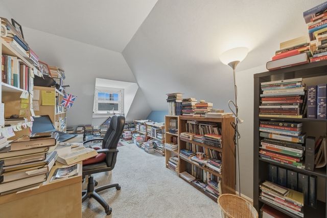 15 Grosvenor Park, Lynn, MA 01902