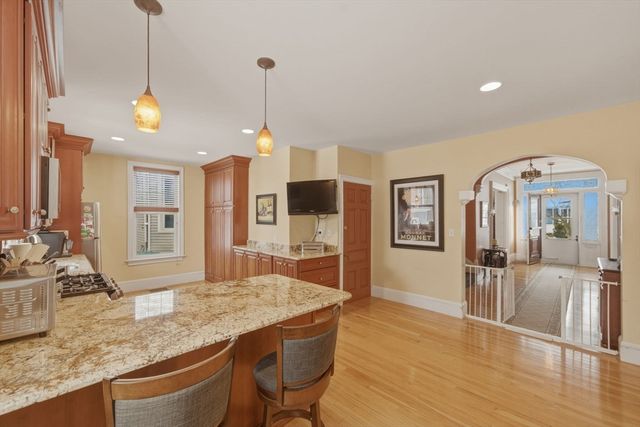 15 Grosvenor Park, Lynn, MA 01902
