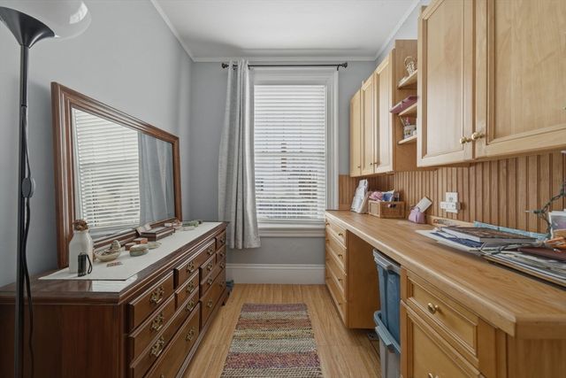 15 Grosvenor Park, Lynn, MA 01902