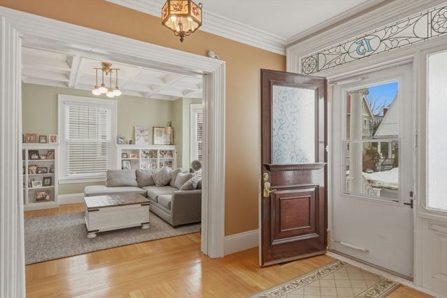 15 Grosvenor Park, Lynn, MA 01902