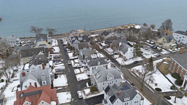 15 Grosvenor Park, Lynn, MA 01902