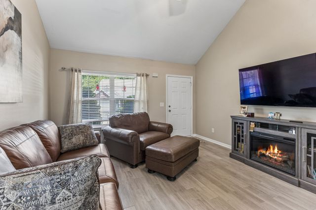 121 Antler Ridge Cir, Nashville, TN 37214