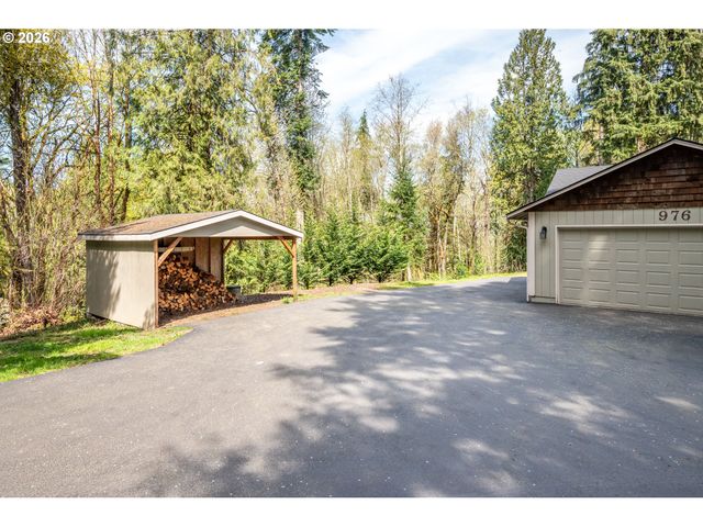 976 SANDY BEND Rd, Castle Rock, WA 98611