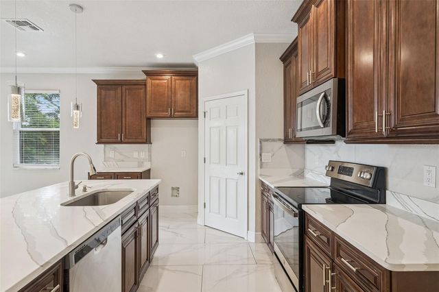 520 LEMON STREET, Auburndale, FL 33823