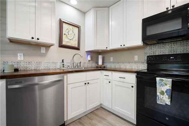 7937 Pine Springs Drive, Saraland, AL 36571