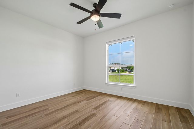 109 Silverado DR, Bertram, TX 78605