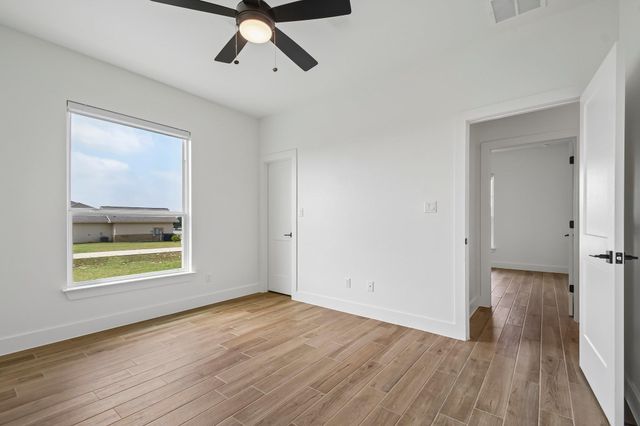 109 Silverado DR, Bertram, TX 78605