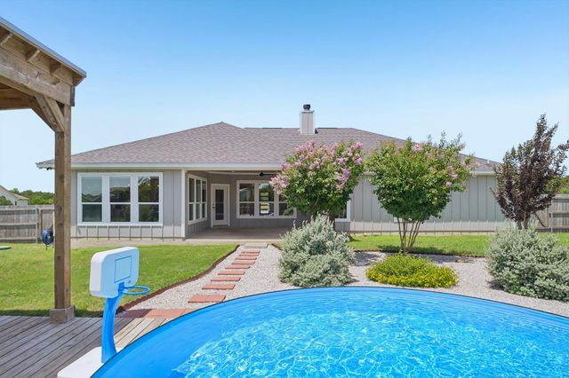 109 Silverado DR, Bertram, TX 78605