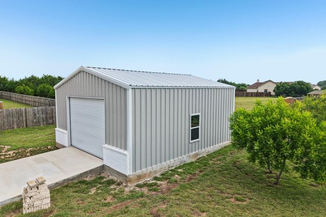 109 Silverado DR, Bertram, TX 78605
