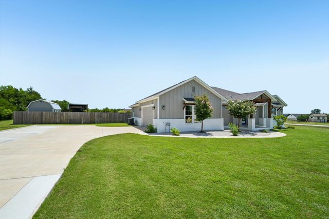 109 Silverado DR, Bertram, TX 78605