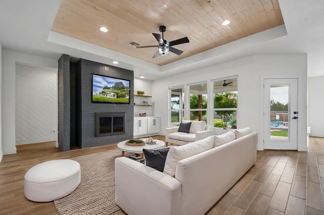 109 Silverado DR, Bertram, TX 78605
