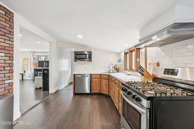 505 W Farms Road, Howell, NJ 07731