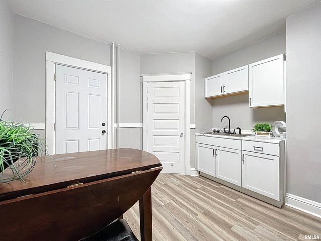 1000 22ND Street, Rock Island, IL 61201