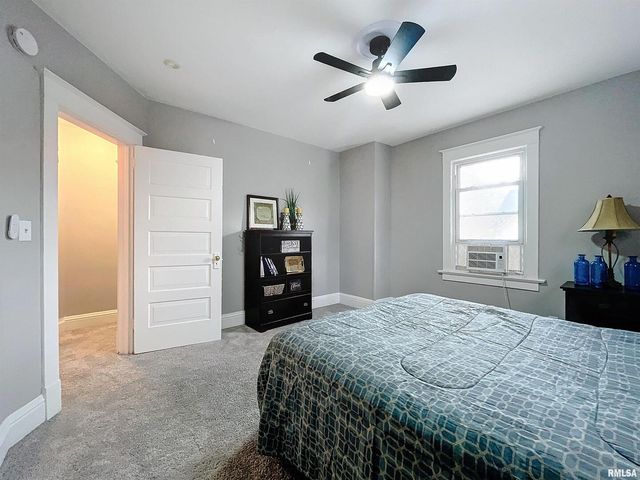1000 22ND Street, Rock Island, IL 61201