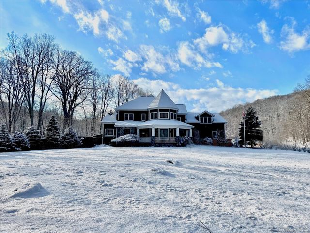 1081 E Mountain Road S, Cold Spring, NY 10516