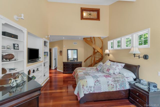 1081 E Mountain Road S, Cold Spring, NY 10516