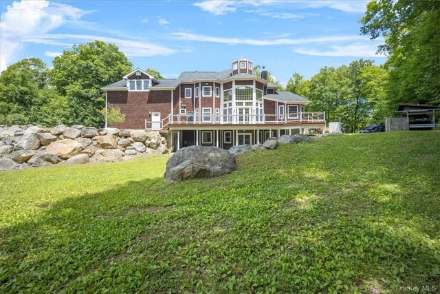 1081 E Mountain Road S, Cold Spring, NY 10516