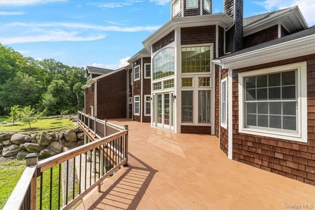 1081 E Mountain Road S, Cold Spring, NY 10516