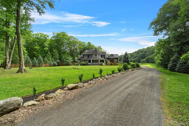 1081 E Mountain Road S, Cold Spring, NY 10516