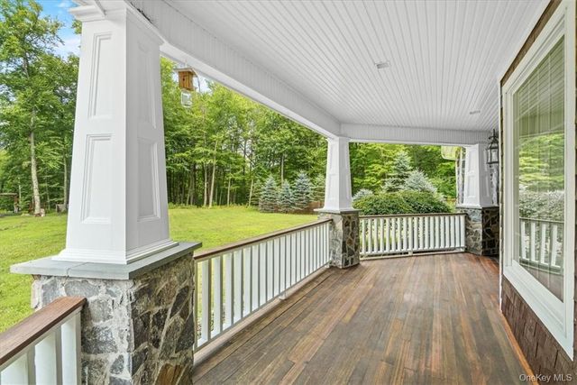 1081 E Mountain Road S, Cold Spring, NY 10516