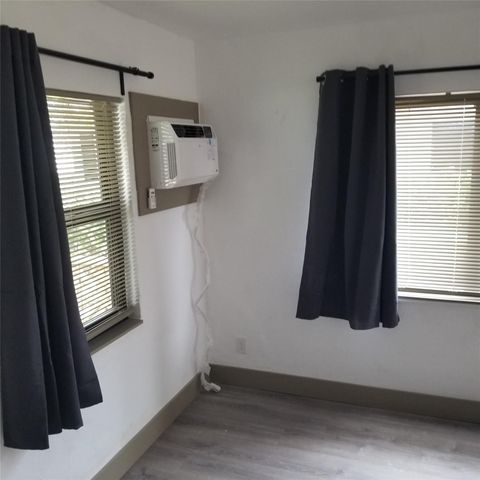 803 NE 8th St, Hallandale Beach, FL 33009