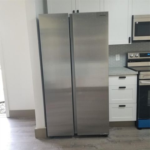 803 NE 8th St, Hallandale Beach, FL 33009