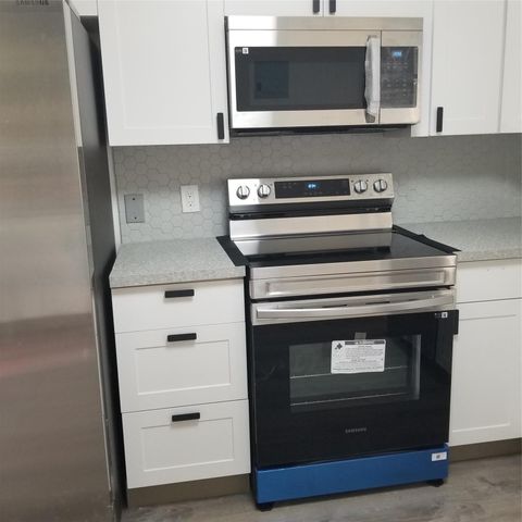 803 NE 8th St, Hallandale Beach, FL 33009