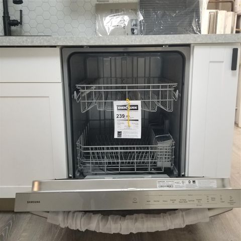 803 NE 8th St, Hallandale Beach, FL 33009