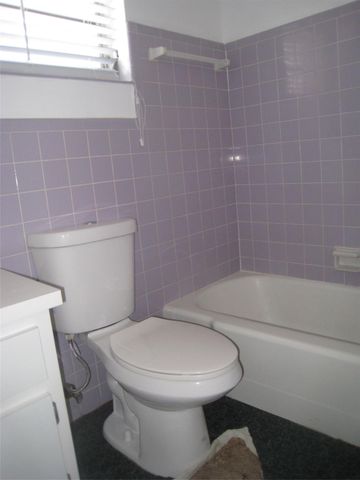 803 NE 8th St, Hallandale Beach, FL 33009