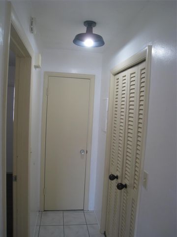 803 NE 8th St, Hallandale Beach, FL 33009