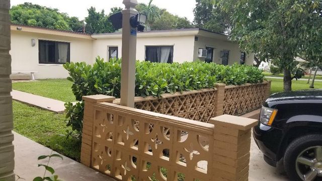 803 NE 8th St, Hallandale Beach, FL 33009